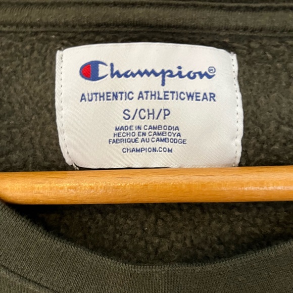 Champion Sweater - Picture 6 of 9